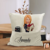 BK Gift Kişiye Özel Emlakçı Karikatür Tasarımlı Organizer Kumanda ve Atıştırmalık Cepli Sarı Kırlent