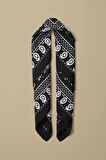 H6 Kadın Siyah Beyaz Şal Desenli 50x50 Bandana HYL DG01367-22
