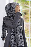 LÜKS MEDİNE BAROK BARDÜRLÜ LEOPAR DESENLİ SİYAH - GRİ RENKLİ 75X195 KIRIŞMAZ ŞAL MOSS KREP DİKİŞ TİPİ İTALYAN DİKİŞLİ
