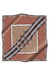 %100 Twill İpek Kareli Kazayaklı Desenli Bakır - Sütlü Kahverengi Renkli 90x90 Eşarp Kenar Dikiş Şekli El Dikişli