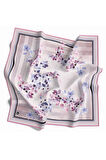 Twill Çiçek Desenli Pembe Renkli 90x90 Eşarp (İpek İçermez) Kenar Dikiş Şekli El Dikişli