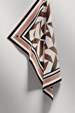 Twill Geometrik Desenli Somon Renkli 90x90 Eşarp (İpek İçermez) Kenar Dikiş Şekli El Dikişli