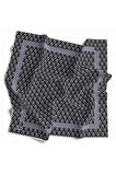 % 57 İPEK % 43 VİSKON Twill İpek Geometrik Desenli Siyah - Gri Renkli 90x90 Eşarp Dikim Şekli : El Dikişi
