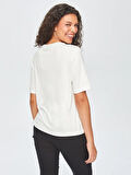 Önü Boncuk Nakış İşli Yuvarlak Yaka T-Shirt 69539