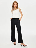 Önü Dikiş Detaylı Yırtmaçlı Wide Leg Fit Pantolon S25PNT009