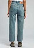 Lee Cooper Yüksek Bel Düz Paça Straight Kadın Denim Pantolon 252 LCF 121001 CLARA LIGHT BLUE