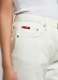 Lee Cooper Yüksek Bel Düz Paça Straight Kadın Denim Pantolon 252 LCF 121003 CLARA WHITE JEAN