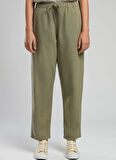 Lee Cooper Standart Bel Tapered Fit Açık Haki Kadın Pantolon 252 LCF 221002 ALBERTA A. HAKİ