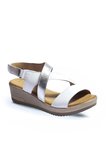 Bueno Shoes Beyaz Deri Kadın Dolgu Topuklu Sandalet 01wl3306