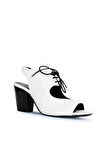 Bueno Shoes Beyaz Deri Kadın Topuklu Sandalet 01wn0100