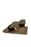 Bueno Shoes Yeşil Deri Kadın Dolgu Topuklu Sandalet 01we4004