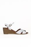 Bueno Shoes Beyaz Deri Kadın Dolgu Topuklu Sandalet 01we4003