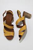 Bueno Shoes Sarı Deri Kadın Topuklu Sandalet 01wq8503