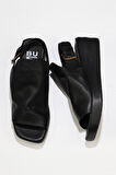 Bueno Shoes Siyah Deri Kadın Dolgu Topuklu Sandalet 01ws5909