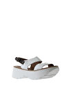 Bueno Shoes Beyaz Deri Kadın Dolgu Topuklu Sandalet 01wu11400