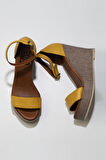 Bueno Shoes Sarı Deri Kadın Dolgu Topuklu Sandalet 01wu7200