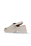 Bueno Shoes Krem Deri Kadın Dolgu Topuklu Sandalet 01wy12601