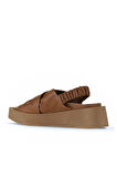 Bueno Shoes Kahverengi Deri Kadın Dolgu Topuklu Sandalet 01wy5901
