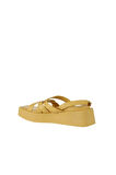 Bueno Shoes Sarı Deri Kadın Dolgu Topuklu Sandalet 01wy5904