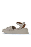 Bueno Shoes Krem Deri Kadın Dolgu Topuklu Sandalet 01wy5909