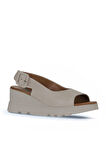 Bueno Shoes Krem Deri Kadın Dolgu Topuklu Sandalet 01wy8600