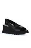 Bueno Shoes Siyah Deri Kadın Dolgu Topuklu Sandalet 01wy8600