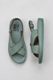Bueno Shoes Yeşil Açık Deri Kadın Dolgu Topuklu Sandalet 01wy2302