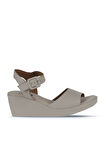 Bueno Shoes Krem Deri Kadın Dolgu Topuklu Sandalet 01wy2400