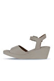 Bueno Shoes Krem Deri Kadın Dolgu Topuklu Sandalet 01wy2400