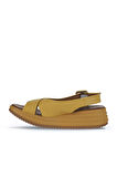 Bueno Shoes Sarı Deri Kadın Dolgu Topuklu Sandalet 01wy5701