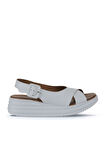 Bueno Shoes Beyaz Deri Kadın Dolgu Topuklu Sandalet 01wy5701