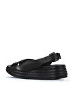 Bueno Shoes Siyah Deri Kadın Dolgu Topuklu Sandalet 01wy5701