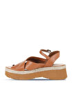 Bueno Shoes Taba Koyu Deri Kadın Dolgu Topuklu Sandalet 01wy8205