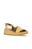 Bueno Shoes Sarı Deri Kadın Dolgu Topuklu Sandalet 01wa2402