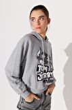 Regular Fit Normal Kesim Kapüşonlu Gri Melanj Tom ve Jerry Baskılı Sweatshirt