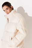 Loose Fit Rahat Kesim Dik Yaka Sherpa Detaylı Bej Mont