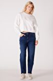 Relaxed Fit Geniş Kesim %100 Pamuk Bisiklet Yaka Beyaz Sweatshirt