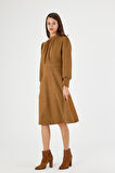Kadın Süet Hakim Yaka Pile Detaylı Büzgülü Uzun Kol midi Boy Kloş Kışlık Elbise 4412/110
