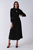 Siyah Bisiklet Yaka Kendinden Şal Detaylı Broşlu Bel Bağlamalı Elbise 4571580.01