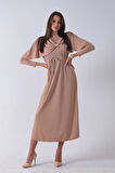 Bej Bisiklet Yaka Kendinden Şal Detaylı Broşlu Bel Bağlamalı Elbise 4571580.55