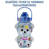 BottleBoss Pipetli Taşıma Askılı Gülümseyen Ayıcık Matara 1,5 Litre Sticker HEDİYELİ Mavi