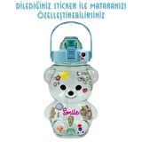 BottleBoss Pipetli Taşıma Askılı Gülümseyen Ayıcık Matara 1,5 Litre Sticker HEDİYELİ Yeşil