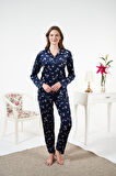Kadın Kışlık Önden Düğmeli Kiraz Desenli Kadife Pijama Takımı Lacivert