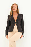 Önü Broş Detaylı Blazer Ceket