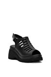 Beety 25BY229.6410 Kadın Dolgu Topuk Sandalet Siyah
