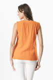 Kolsuz V Yaka Berrin Güpür Detaylı Müslin Yazlık Bluz Turuncu Trnc