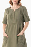 Kısa Kol Kare Yaka Dora Cep Detaylı Midi Boy Müslin Yazlık  Elbise Haki Hk