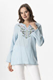 Uzun Kol Çiçek V Yaka Nakışlı Müslin Yazlık Bluz Buz Mavi Bmv