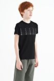 Siyah Yazı Baskılı O Yaka Standart Kalıp Erkek Çocuk T-Shirt - 11149 | 6-7 Yaş