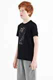 Siyah Ön Baskı Detaylı O Yaka Standart Kalıp Erkek Çocuk T-Shirt - 11099 | 5-6 Yaş